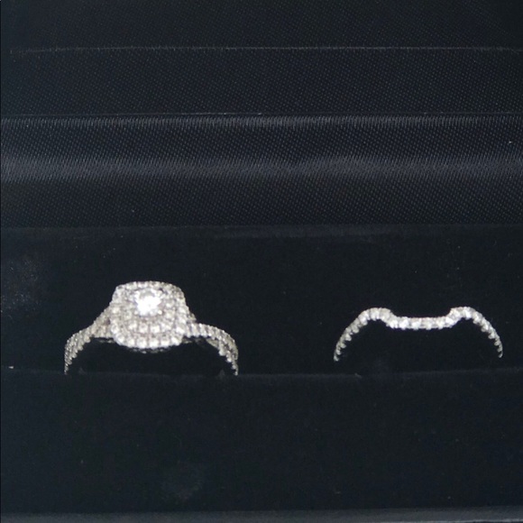 14 Karat White Gold Wedding Set - Picture 2 of 4